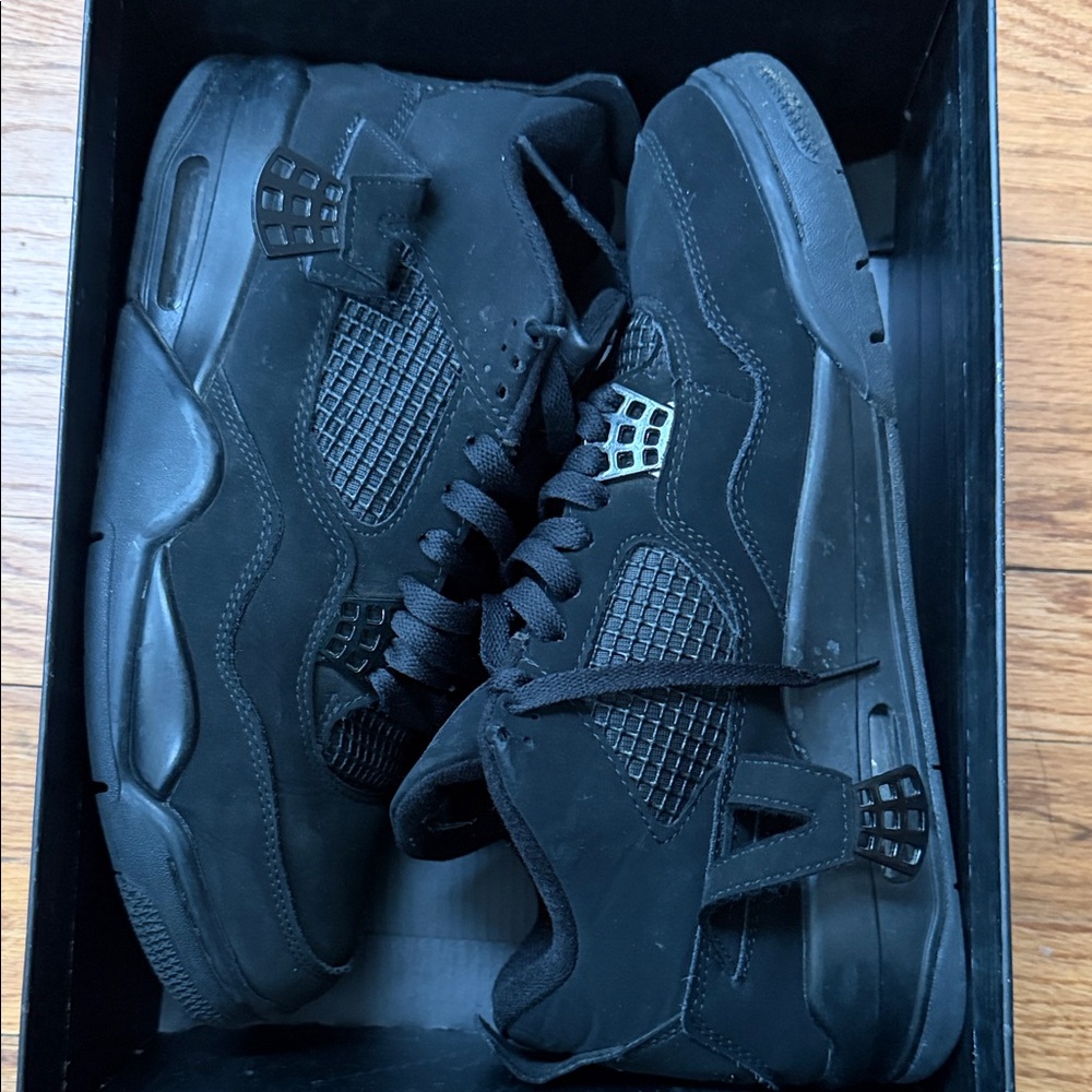 Jordan Black Sneakers